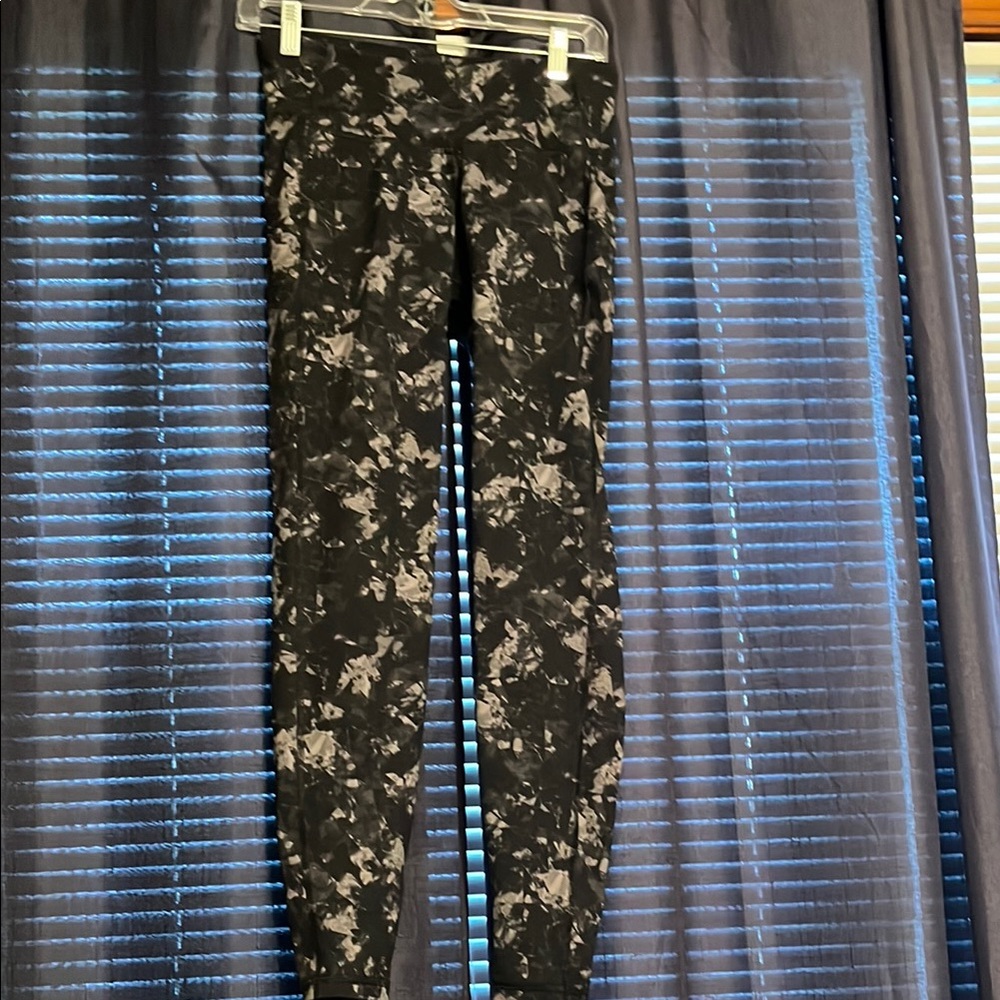 Old Navy Active Black and Gray Leggings